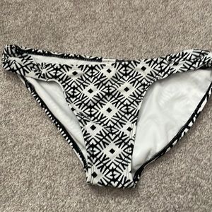 Old navy black and white bottoms